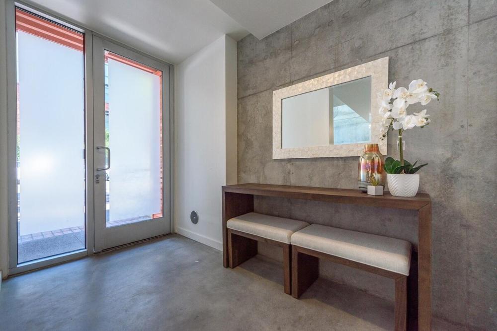 King Size Luxury Loft Petco-Park-Downtown SD